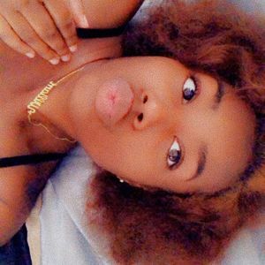 Meet your Posher, Dezirae